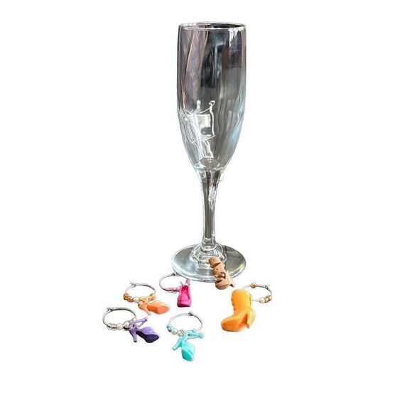Handmade wine charms with Barbie shoe pendants - Picture 1 of 4
